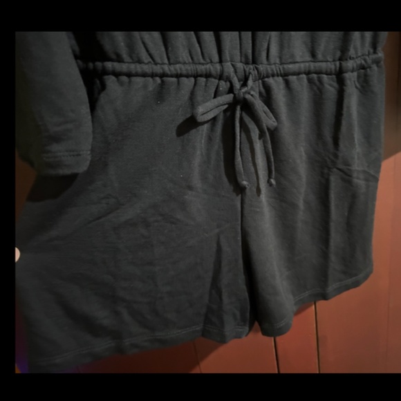 Lanston x Revolve Long Sleeve Key Hole Romper Black Size M - NWT - Picture 4 of 16